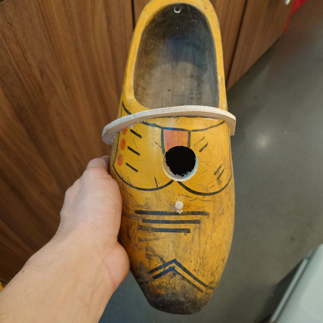 wooden shoe birdhouse
